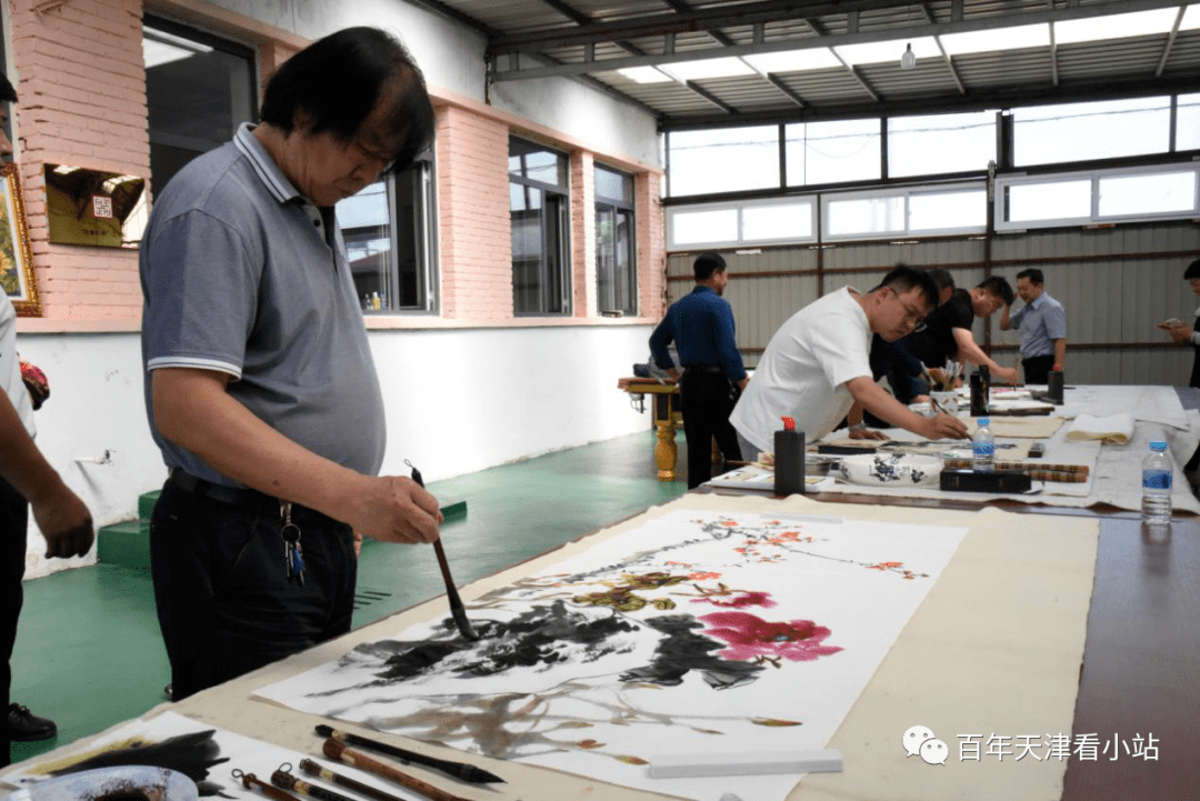 ‘火狐电竞官网’
【喜迎国庆 共度中秋】天津市美术家协会与小站镇工具庄房村新时代文明实践站团结开展“庆两节文化振兴 助力文旅生长”文化艺术运动(图5)