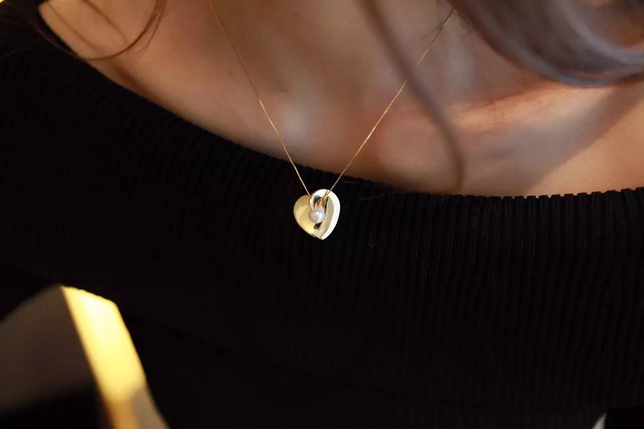 唯有国花争红色一一红心伟业举办“甲骨文贺信”书法笔会【火狐电竞】(图2) 火狐电竞官网