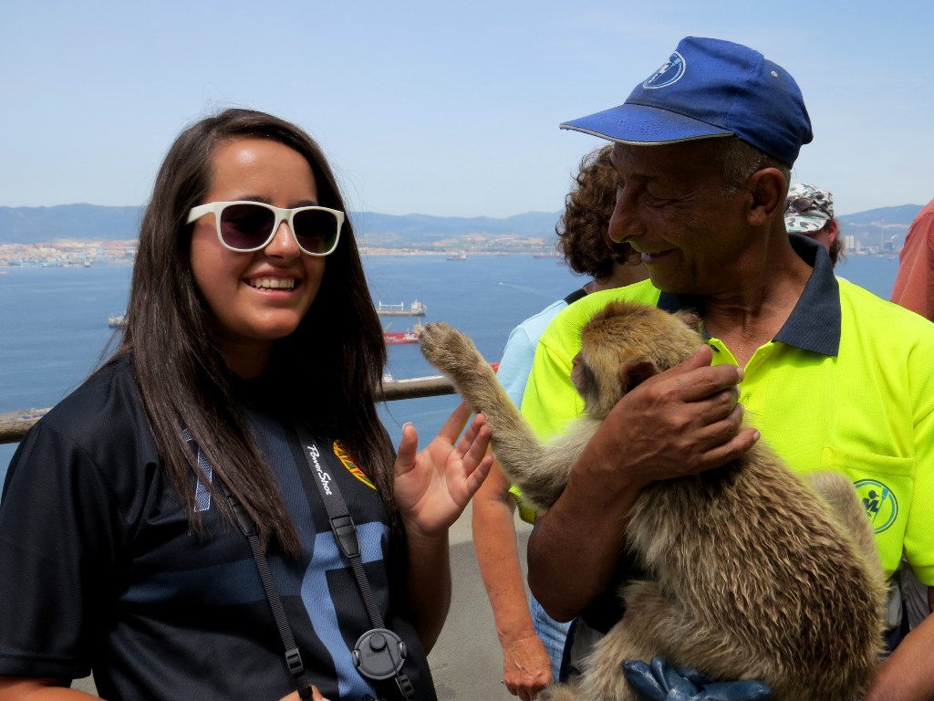 火狐电竞平台-出走“江湖”探寻平凡人生路 纪录电影《一百年很长吗》12月1日上映(图2) 火狐电竞平台