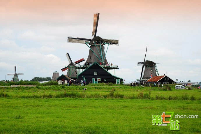 对付痛经的三步走战略 五种西药片帮忙赶走痛经:火狐电竞(图1) 火狐电竞